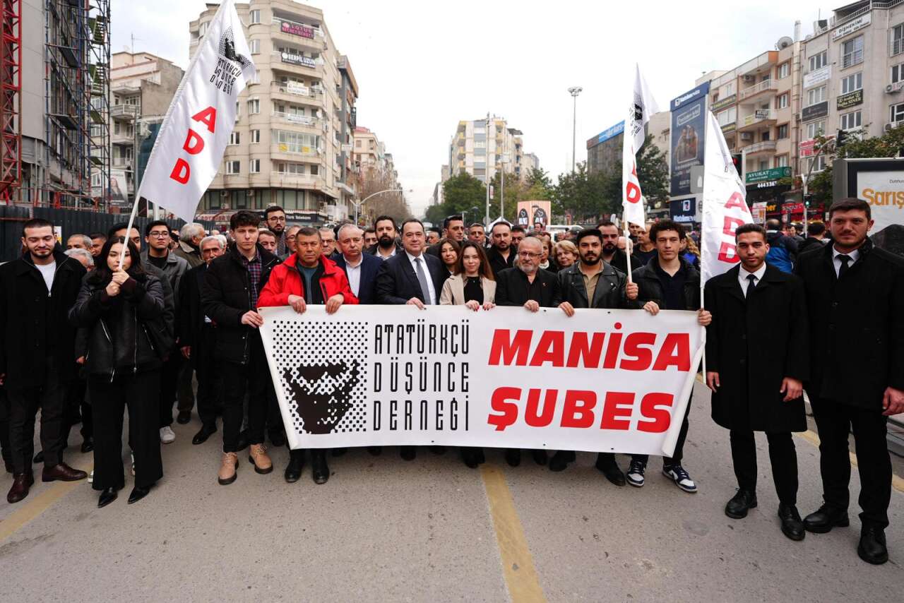 Gazeteciliğin keskin kalemi Uğur Mumcu Manisa’da anıldı 7